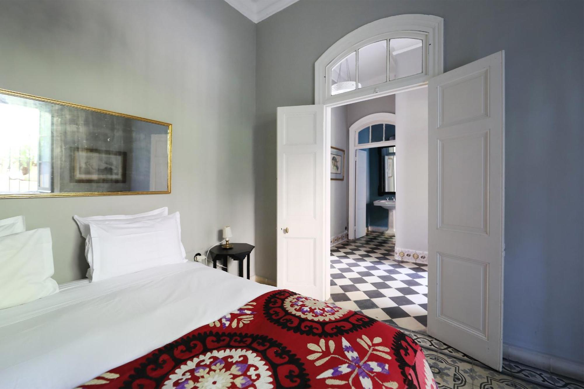Mimi Calpe Bed & Breakfast Танжер Стая снимка